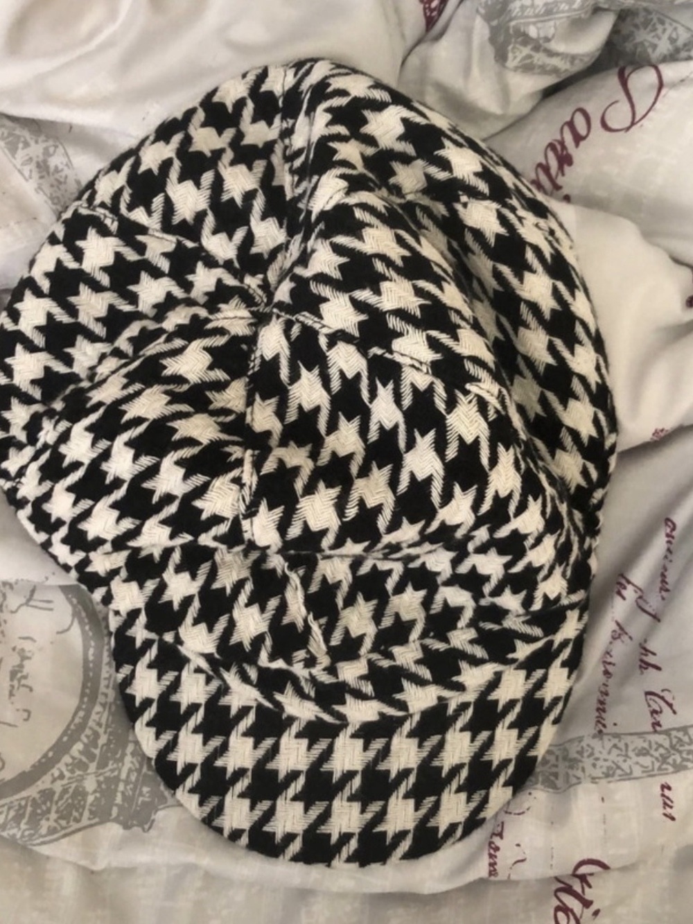 Houndstooth Hat in Black & White